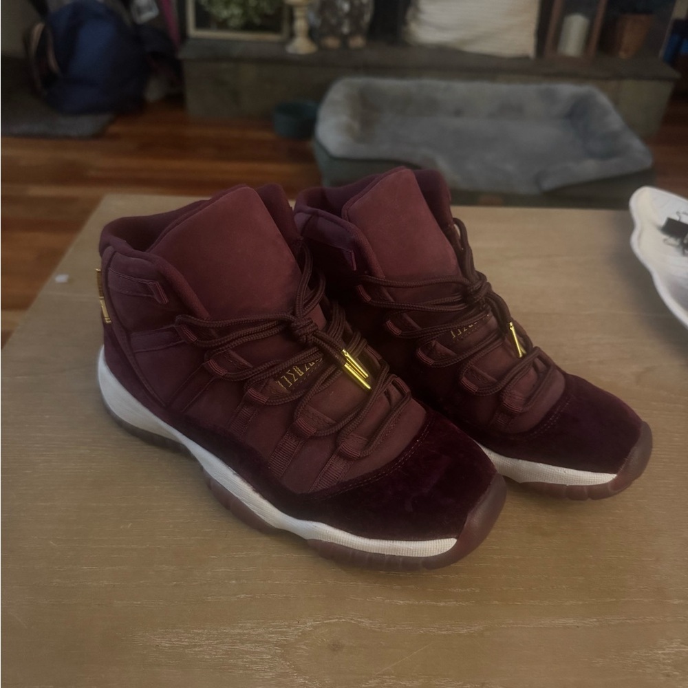 Jordan Retro 11 Heiress Velvet Size 4.5Y